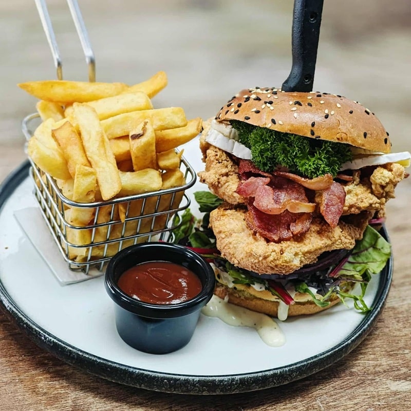 Burger Pistachio Knafeh Stuffed Cookies